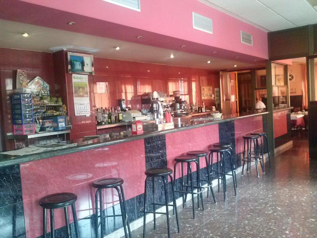 Hostal Restaurante Casa Paco Alfajarín Exterior foto
